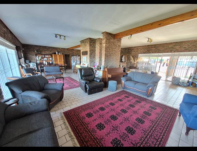 5 BEDROOM HOUSE FOR SALE IN DANA BAY